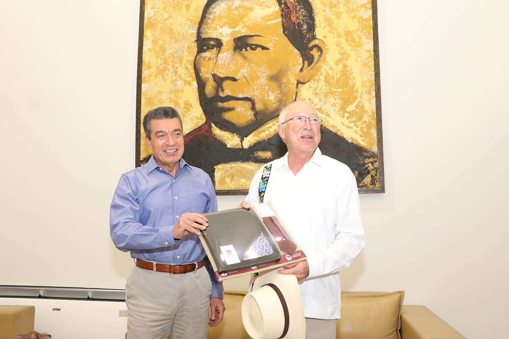 Rutilio Escandón se Reúne con el Embajador de EUA en México Ken