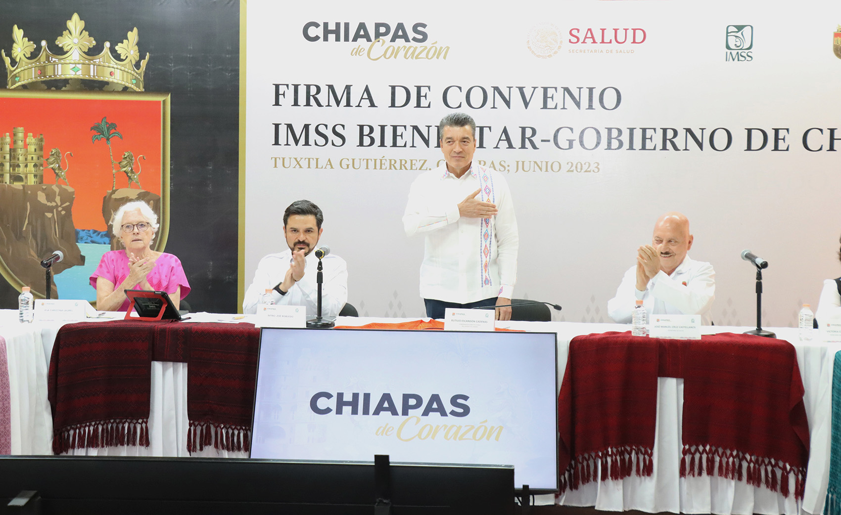 Rutilio Escand N Y Zo Robledo Firman Convenio Para Implementar Modelo