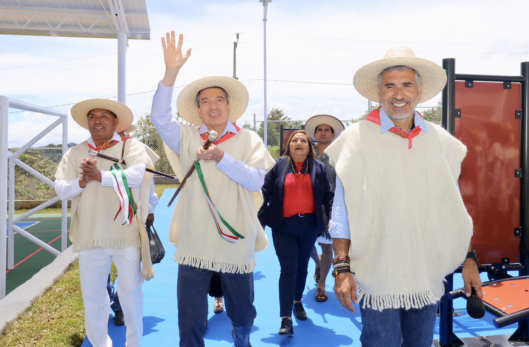 Inaugura Rutilio Escand N Unidad Deportiva Del Municipio De Chanal