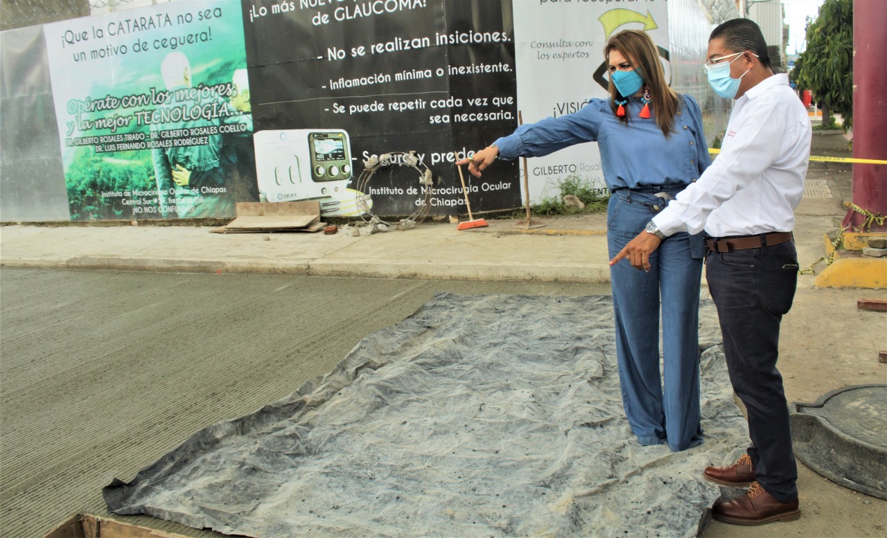 Rosy Urbina Supervisa Avance De Obra De Pavimentación Hidráulica En 6ª Calle Poniente Intermedios